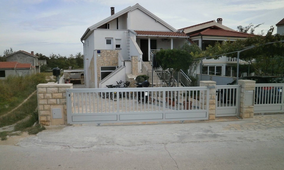 Nin Apartment | Studio flat with terrace Nin (Zadar) (AS-12864-a)