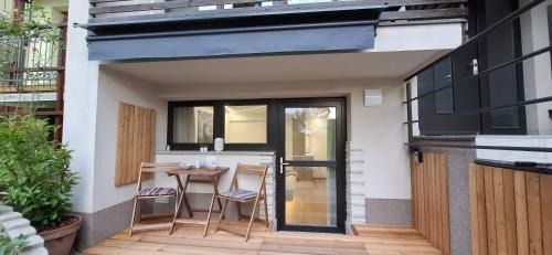 Skofja Loka Apartment | Studio Suha living