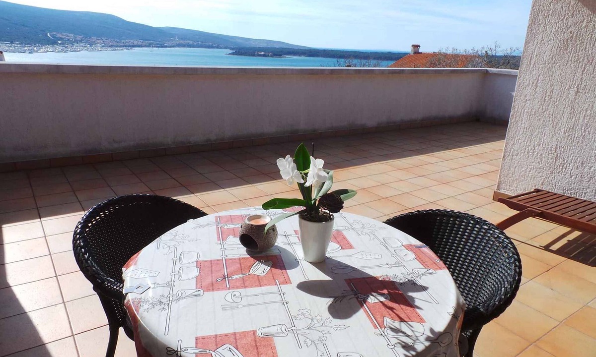 Kornic Apartment | Studio with terrace and air conditioning