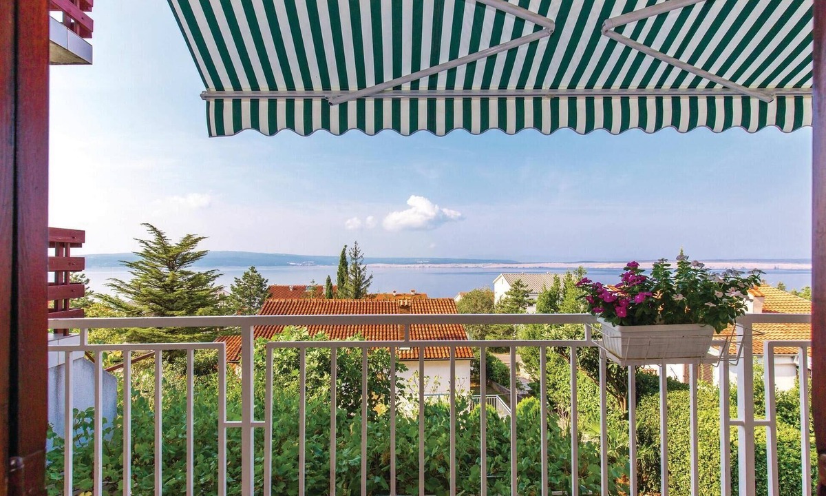 Dramalj Apartment | Stunning apartment in Dramalj with house sea view
