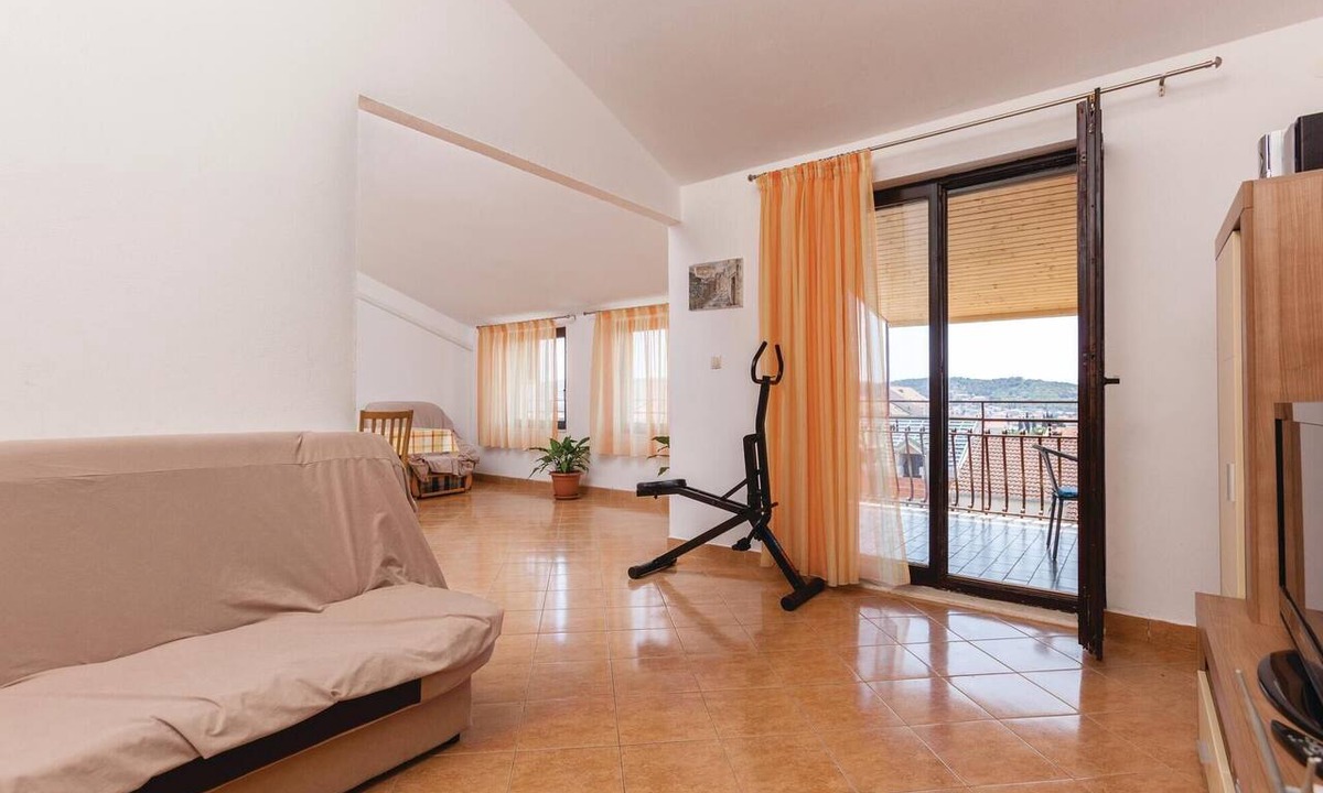 Trogir Apartment | Stunning apartment in Trogir with WiFi