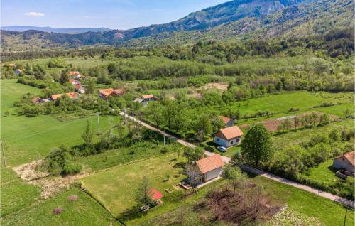 Gracac House | Stunning Home In Kunovac Kupirovacki With Wifi