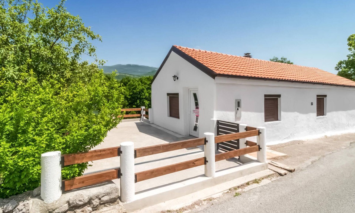 Ledenice House | Stunning home in Bater with WiFi