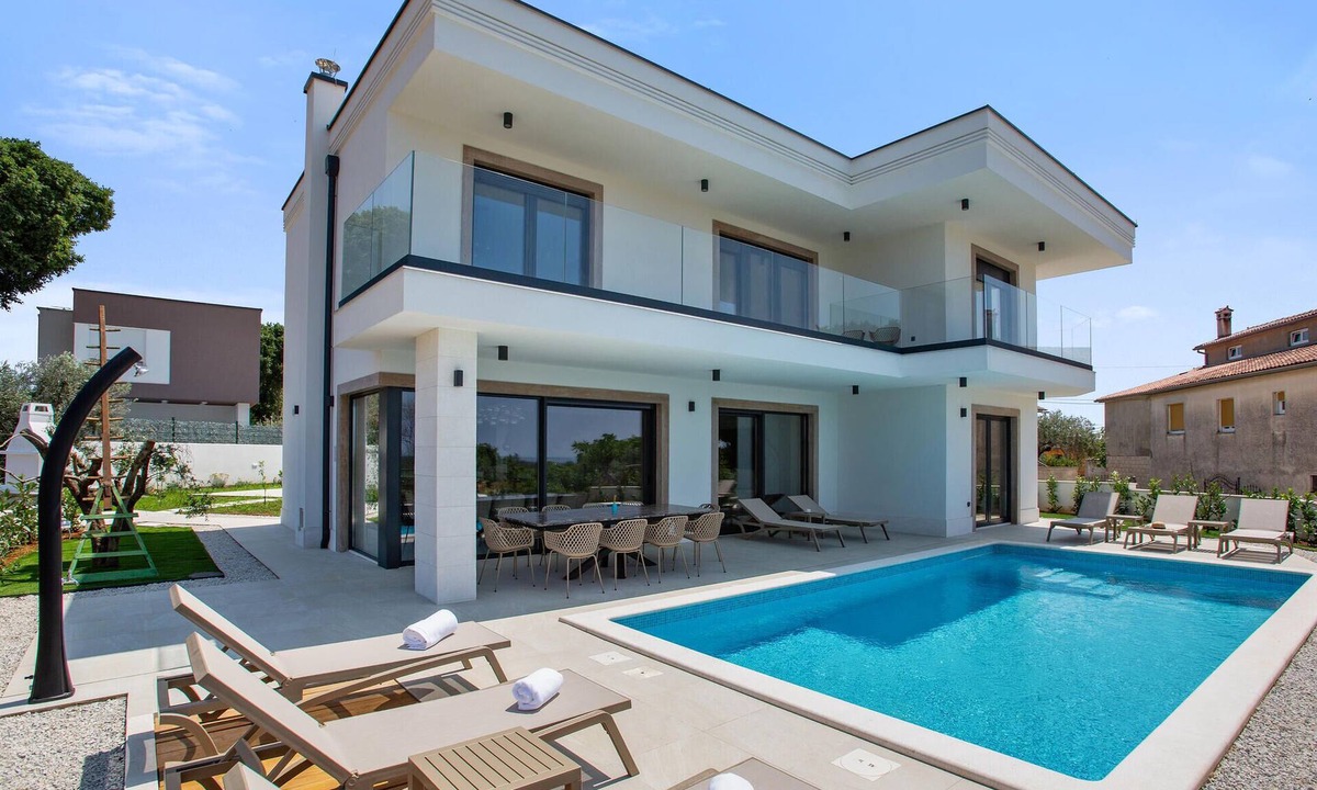 Galizana House | Stunning home in Galilzana