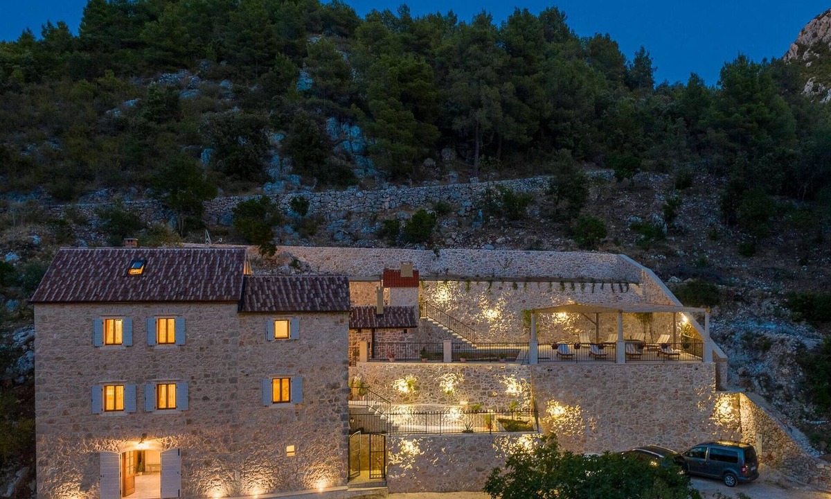 Hvar House | Stunning home in Hvar with sauna