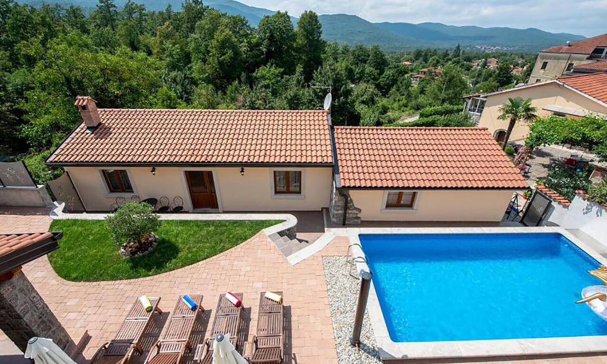 Mucici House | Stunning home in Jurdani