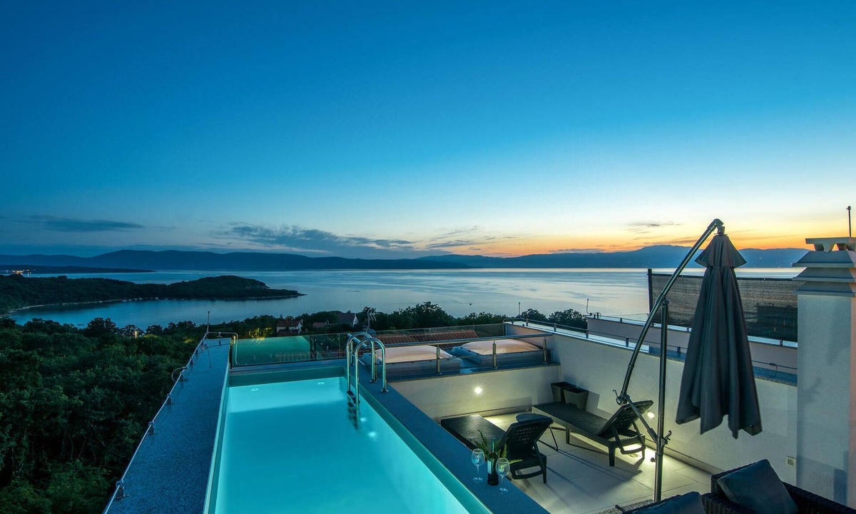 Njivice House | Stunning home in Njivice