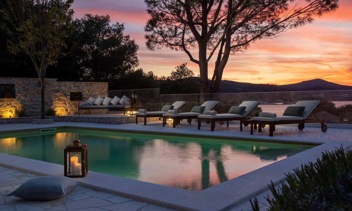 Pasman House | Stunning home in Pasman with private swimming pool, can be inside or outside