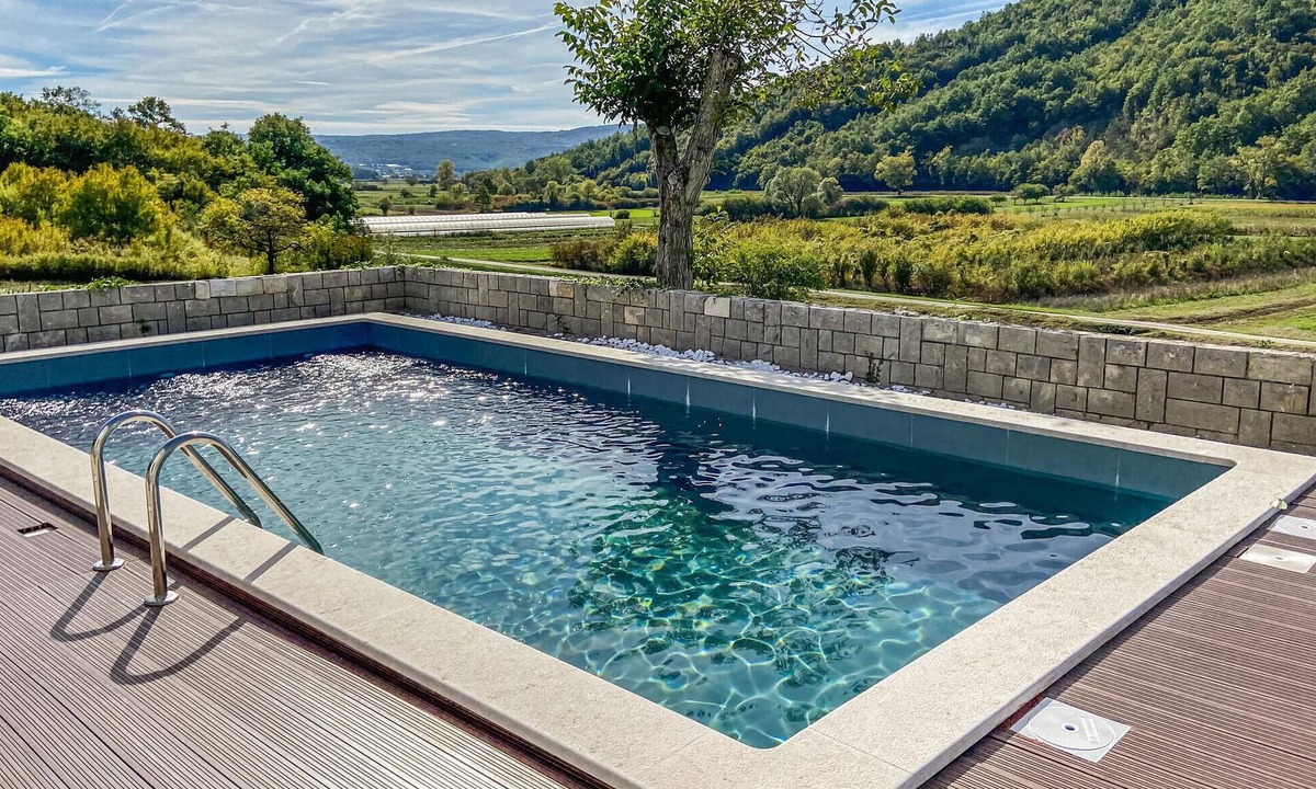 Krbune House | Stunning home in Podpican