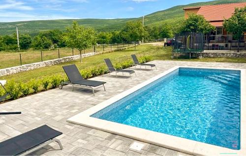 Sinj House | Stunning Home In Sinj