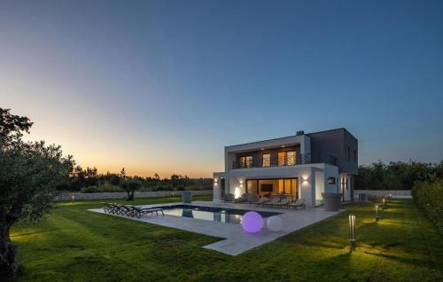 Butkovici House | Stunning Home In Stancija Paradiz