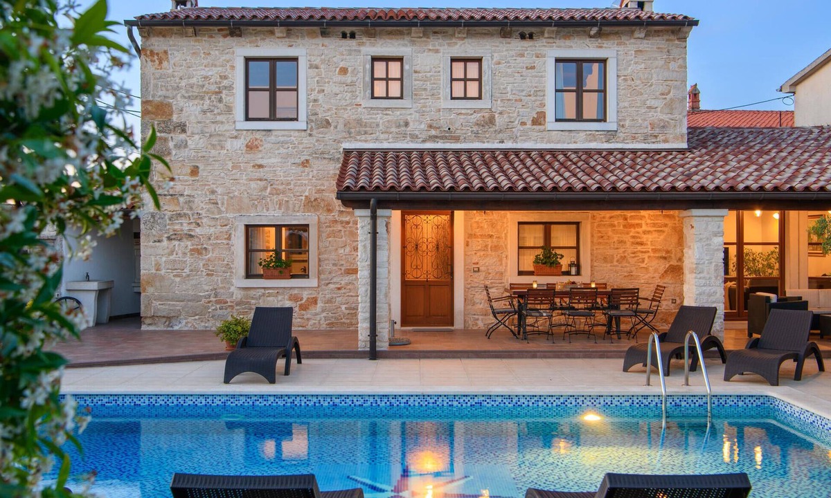 Valtura House | Stunning home in Valtura