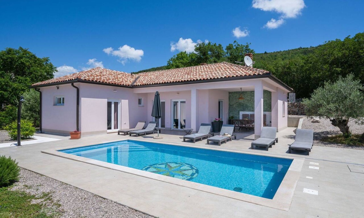 Viskovici House | Stunning private villa for 6 people with WIFI, private pool, A/C, TV and terrace