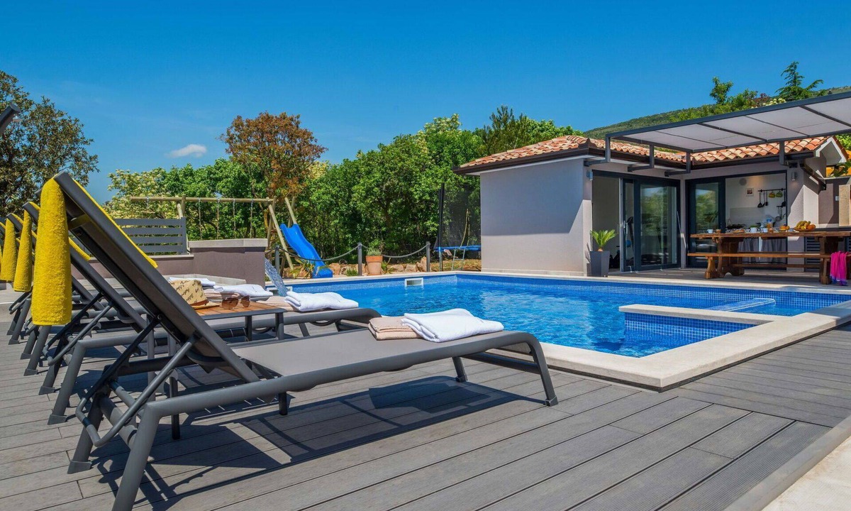 Viskovici Villa | Stunning private villa with A/C, hot tub, private pool, WIFI, TV, terrace and panoramic view