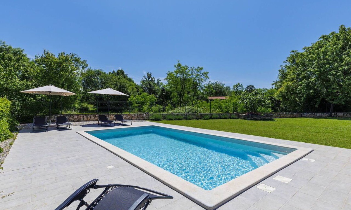 Nedescina House | Stunning private villa for 8 guests with A/C, WIFI, private pool, TV and terrace