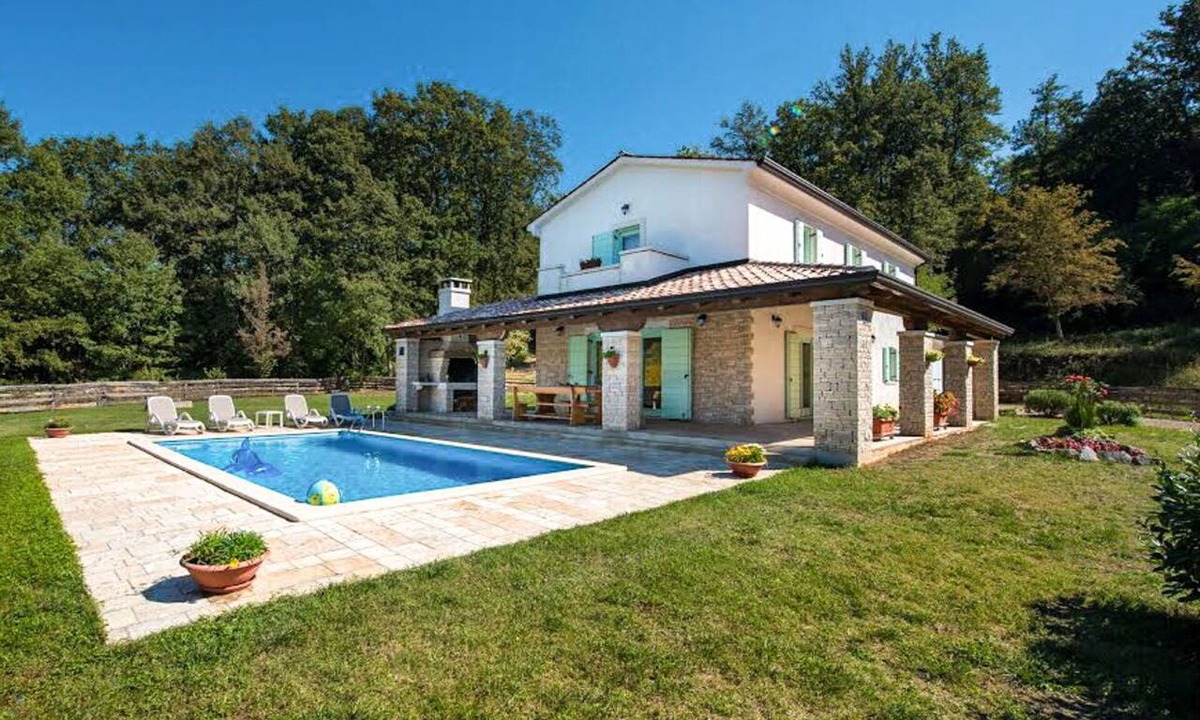 Sumber House | Stunning private villa for 8 people with A/C, WIFI, private pool, TV and terrace