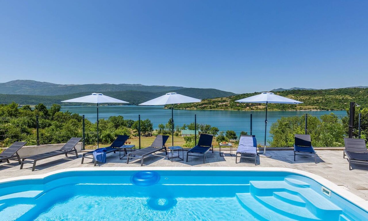 Garjak House | Stunning private villa for 8 people with private pool, WIFI, A/C, hot tub, TV and terrace