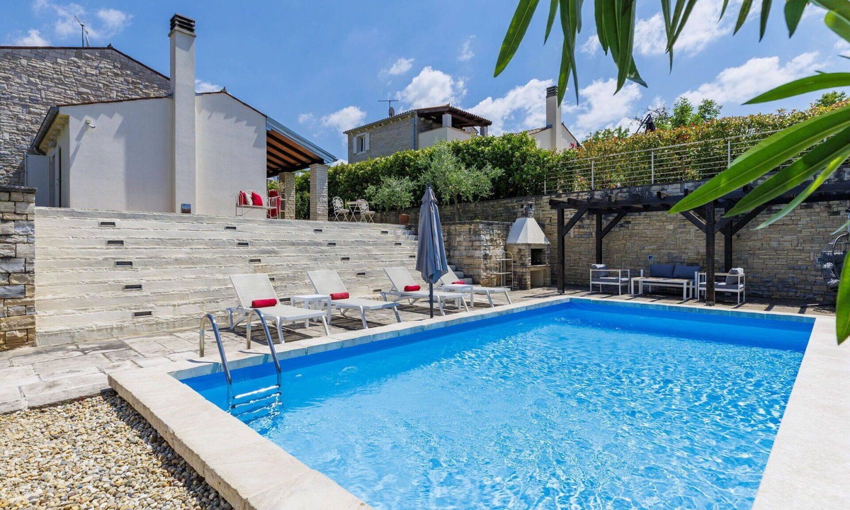 Momjan House | Stunning private villa for 5 guests with A/C, WIFI, private pool, TV and patio