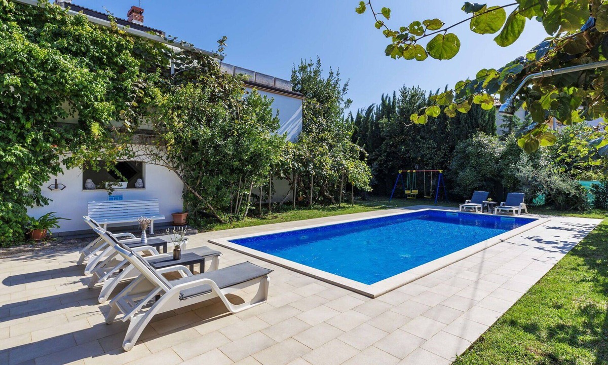 Murine House | Stunning private villa for 8 people with private pool, A/C, WIFI, TV and terrace
