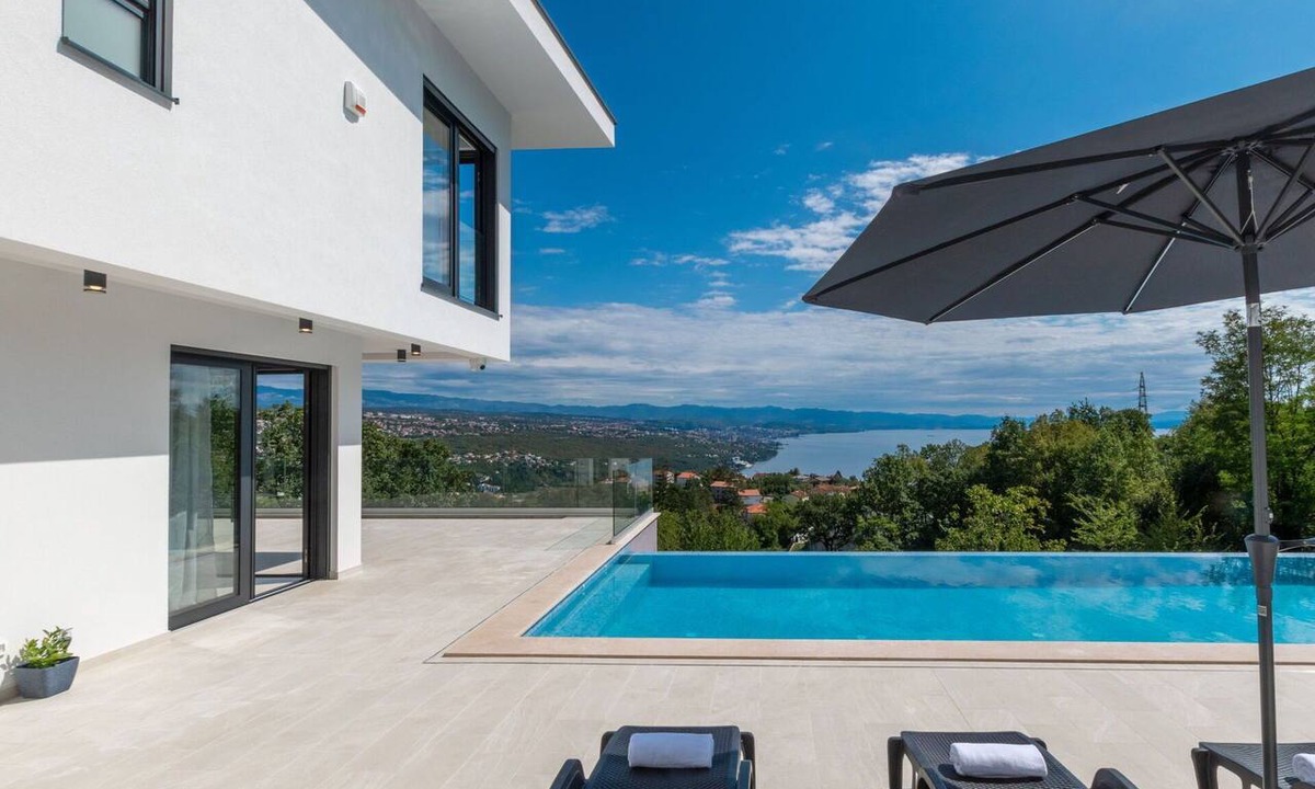 Bregi Villa | Stunning private villa for 10 guests with WIFI, hot tub, private pool, A/C, TV and terrace