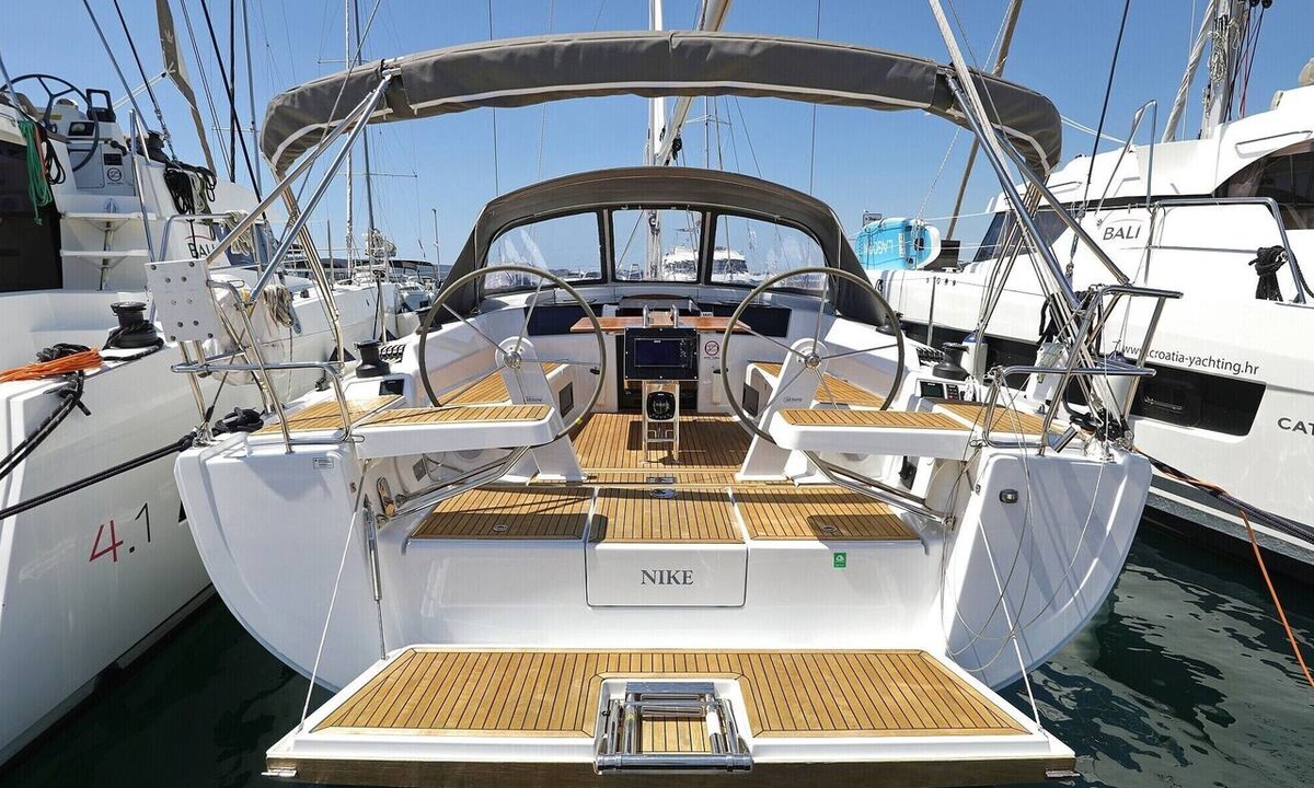 Novi Vinodolski Boat Rental | Sun-Kissed Sailing Adventure in Northern Croatia