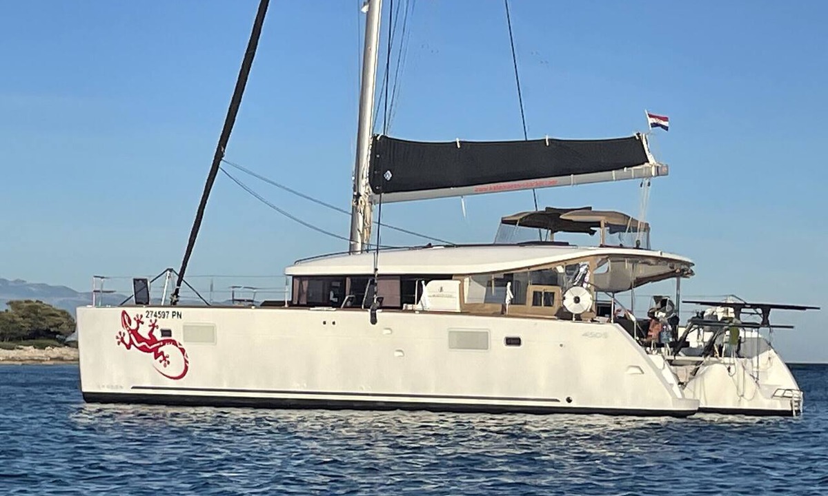 Punat Boat Rental | Sun-Kissed Sailing Adventure in Northern Croatia