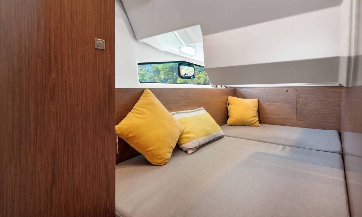 Punat Boat Rental | Sun-Kissed Sailing Adventure in Northern Croatia