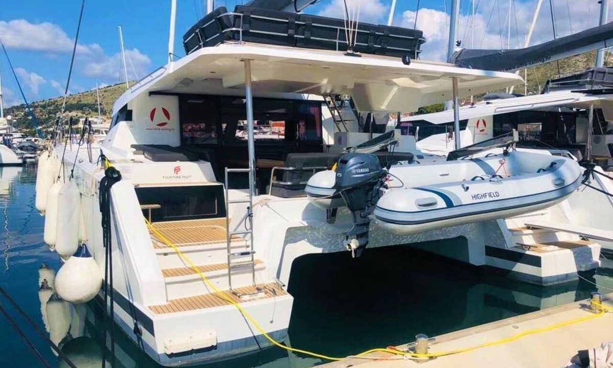 Businci Boat Rental | Sun-kissed Sailing Adventure in Split-Dalmatia, Croatia