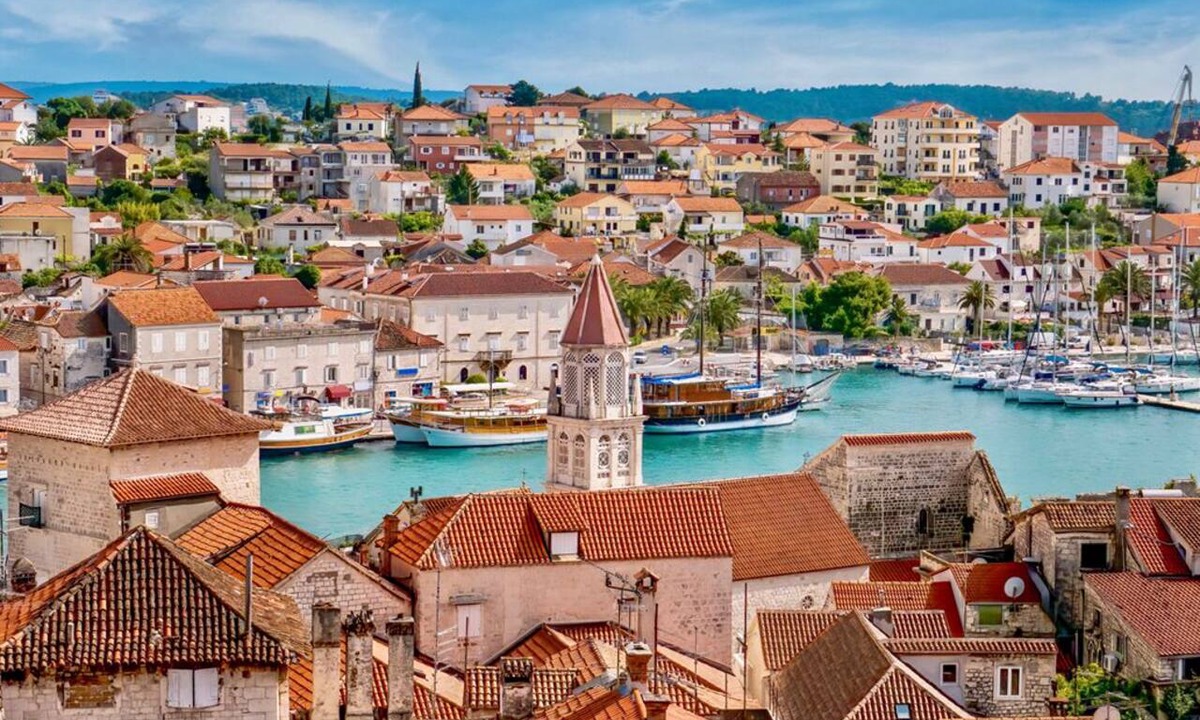 Businci Boat Rental | Sun-kissed Sailing Adventure in Split-Dalmatia, Croatia