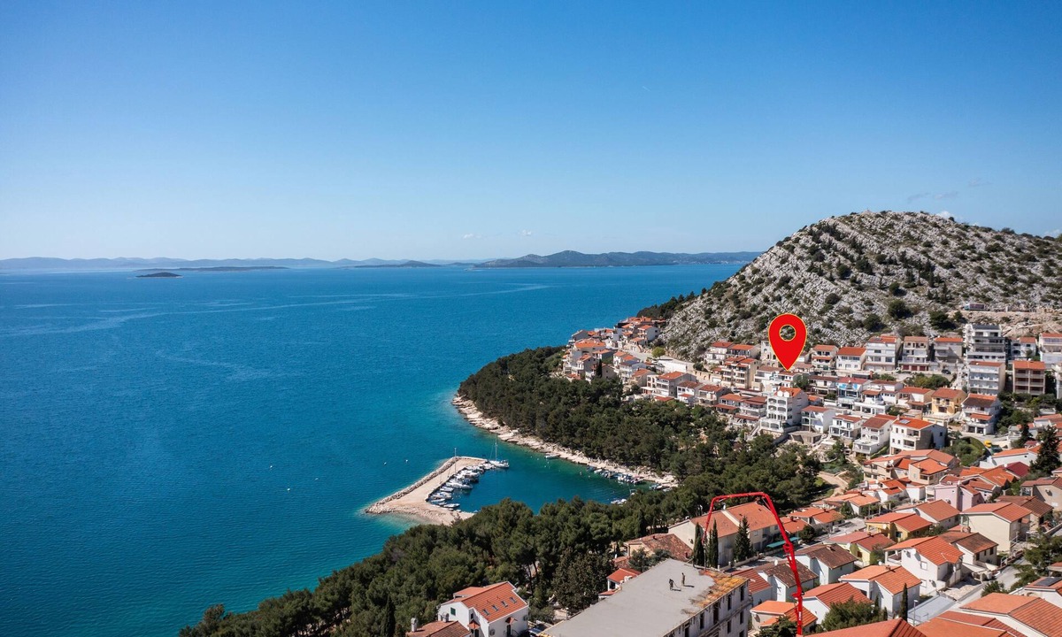 Drage Apartment | Three bedroom apartment with balcony and sea view Drage, Biograd (A-23455-a)