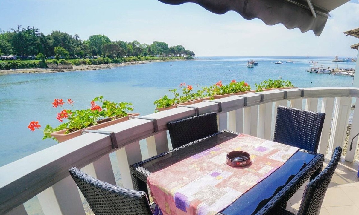 Savudrija Apartment | Three bedroom apartment with balcony and sea view Savudrija, Umag (A-27172-a)