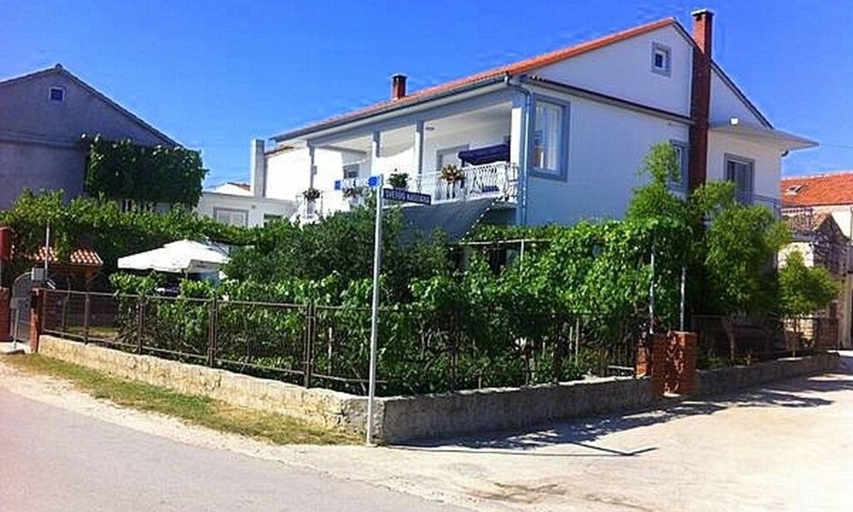 Sukosan Apartment | Three bedroom apartment near beach Sukošan, Zadar (A-17203-a)