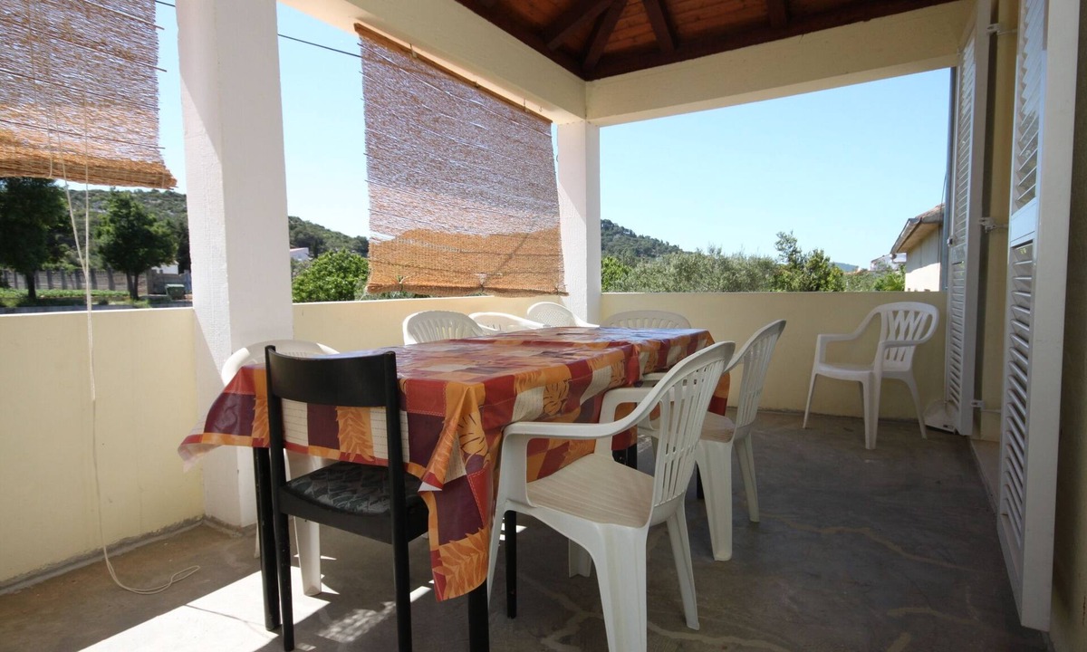 Tkon Apartment | Three bedroom apartment with terrace and sea view Tkon, Pašman (A-6221-a)