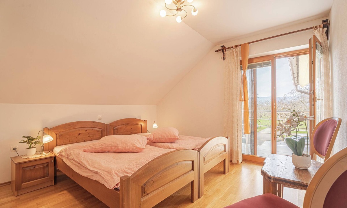 Zerovnica Hotel | Tourist Farm Logar Rooms