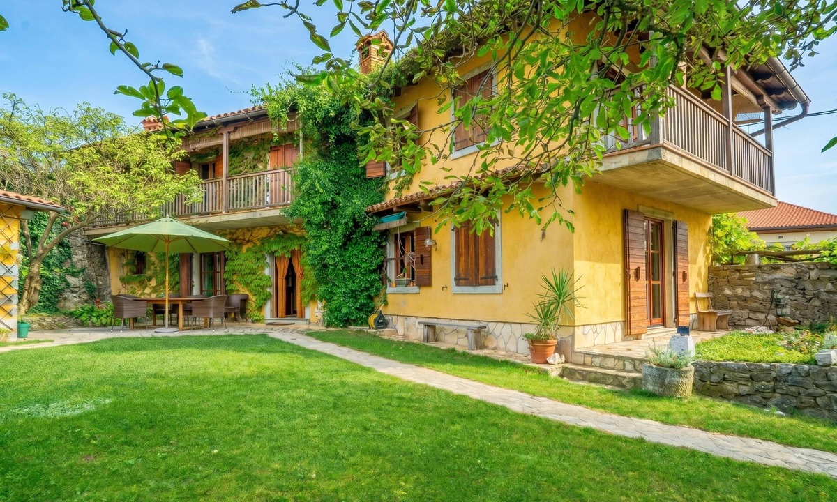 Kras House | Traditional Karst House Rozina/w Garden, Dutovlje, Slovenia