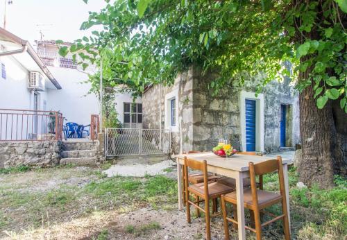 Vrgorac Apartment | Tranquil Retreat Apartment Bozic