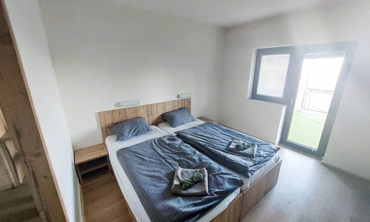Hrastnik House | Triple Room with Balcony at Planinski Dom Gore
