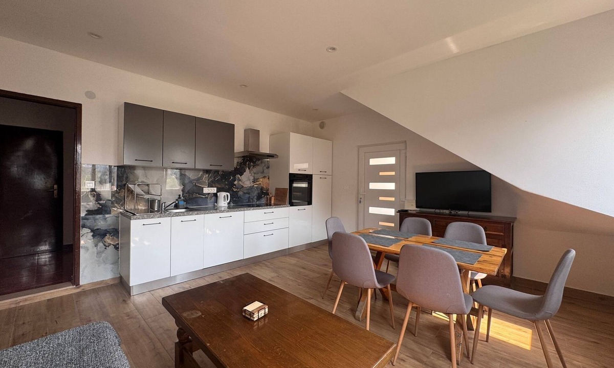 Zuljana Apartment | Two bedroom apartment near beach Žuljana, Pelješac (A-25064-c)