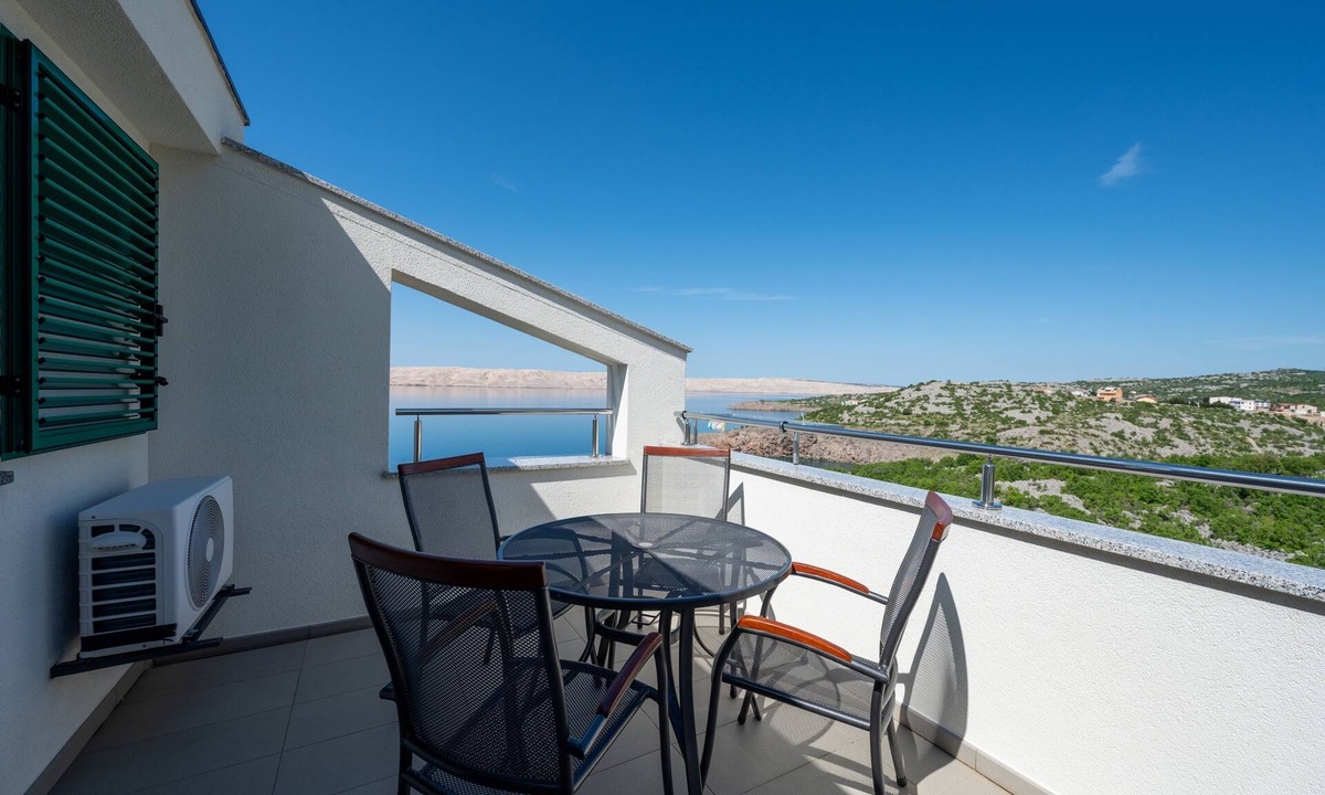 Cesarica Apartment | Two bedroom apartment with terrace and sea view Ribarica, Karlobag (A-24233-e)