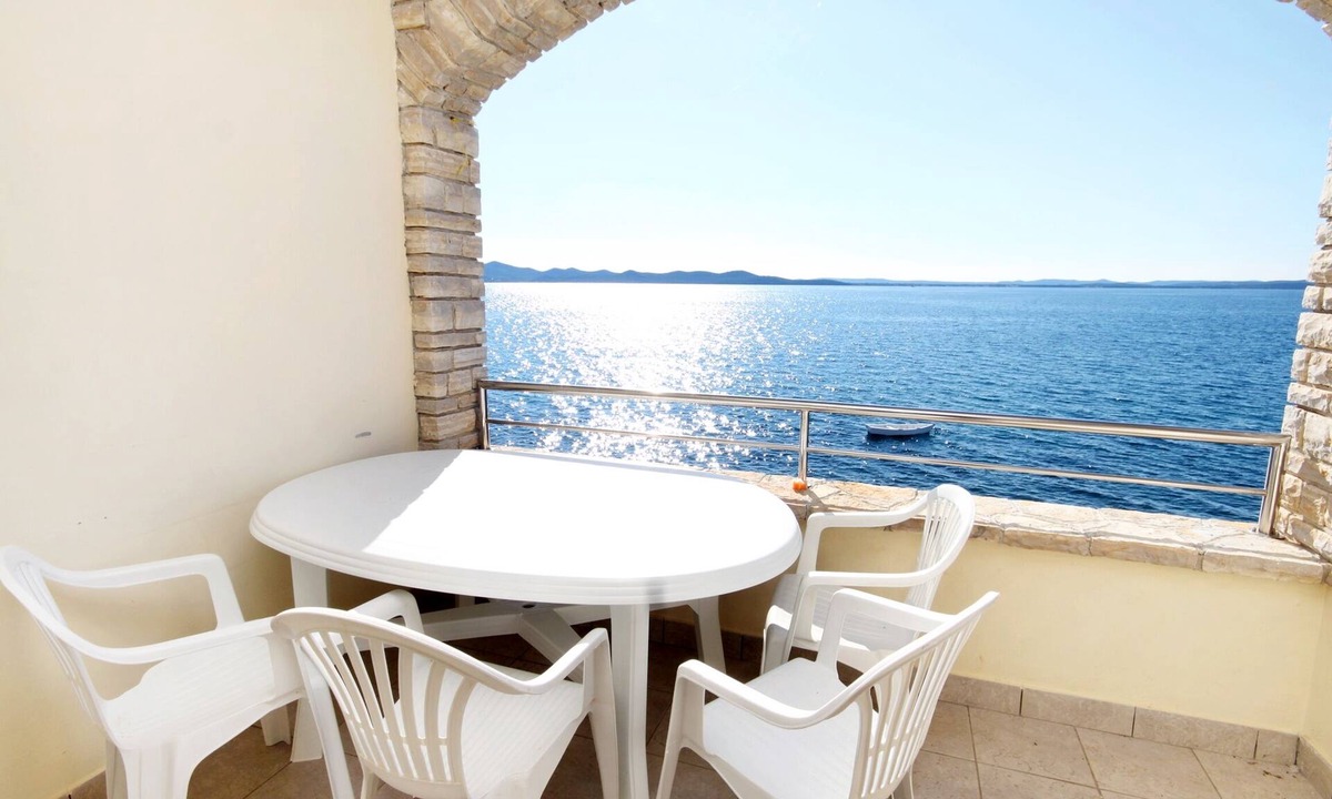 Kozino Apartment | Two bedroom apartment near beach Kožino, Zadar (A-5803-b)