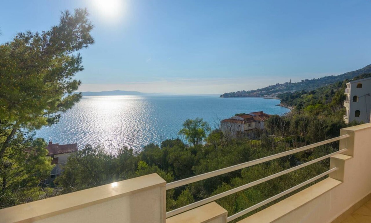 Zivogosce Apartment | two bedroom apartment with balconies and sea view Faros