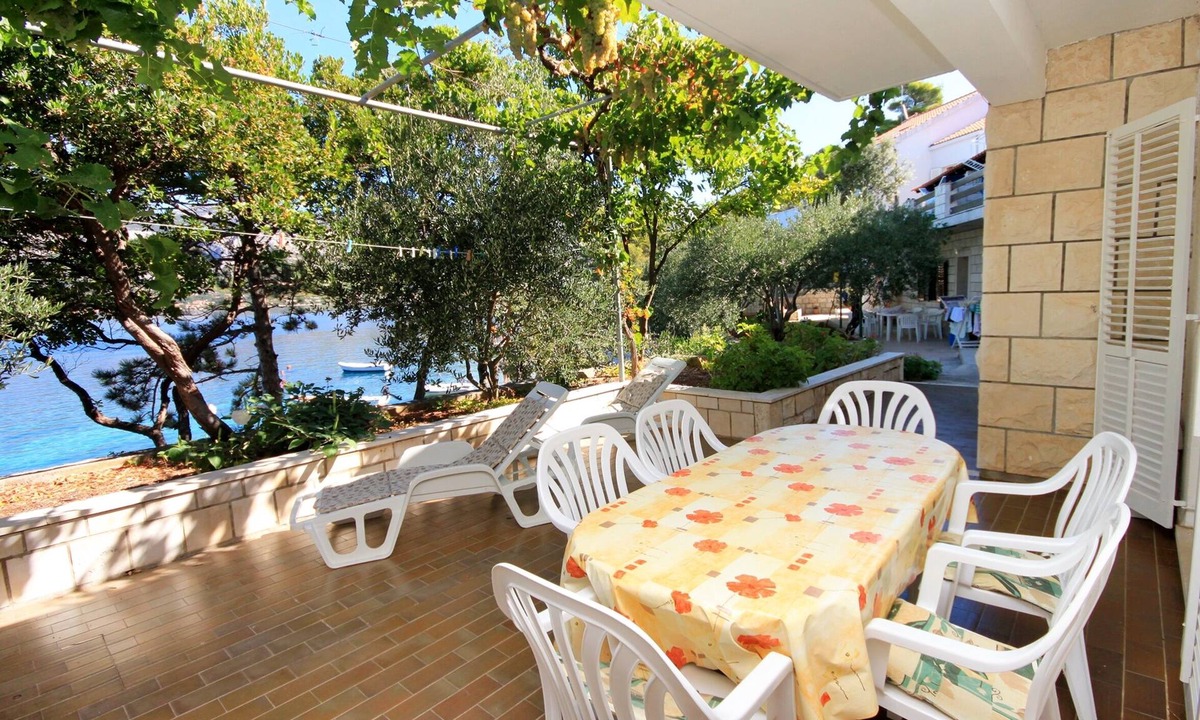 Zrnovo Apartment | Two bedroom apartment near beach Tri Žala, Korčula (A-556-a)