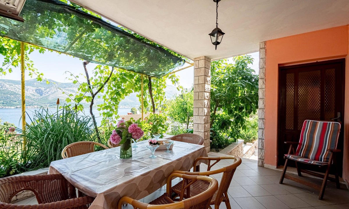 Zrnovo Apartment | Two bedroom apartment near beach Tri Žala, Korčula (A-4432-a)