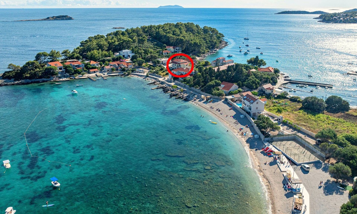 Prizba Apartment | Two bedroom apartment near beach Prižba, Korčula (A-22068-a)