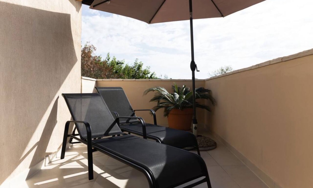 Susica Apartment | Two bedroom apartment with terrace Murter (A-27671-a)