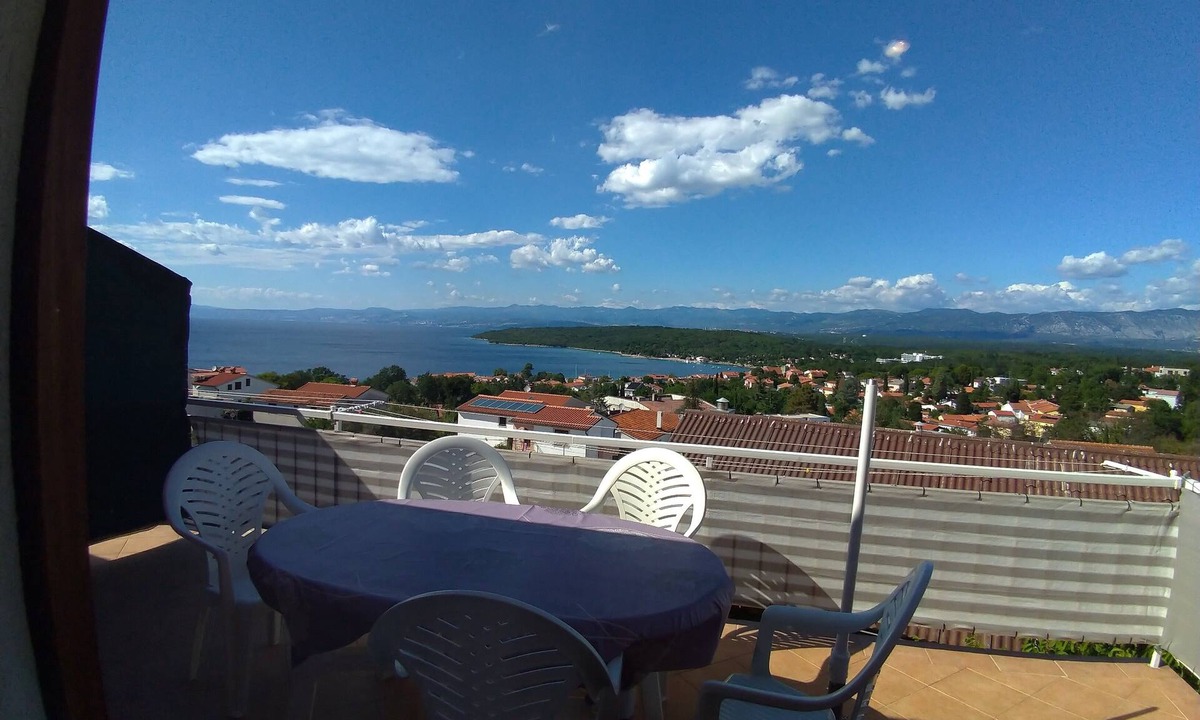 Njivice Apartment | Two bedroom apartment with terrace and sea view Njivice, Krk (A-15904-b)