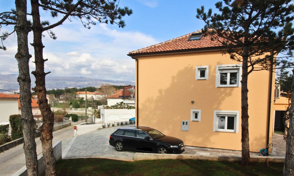 Silo Apartment | Two bedroom apartment with air-conditioning Šilo, Krk (A-18682-c)