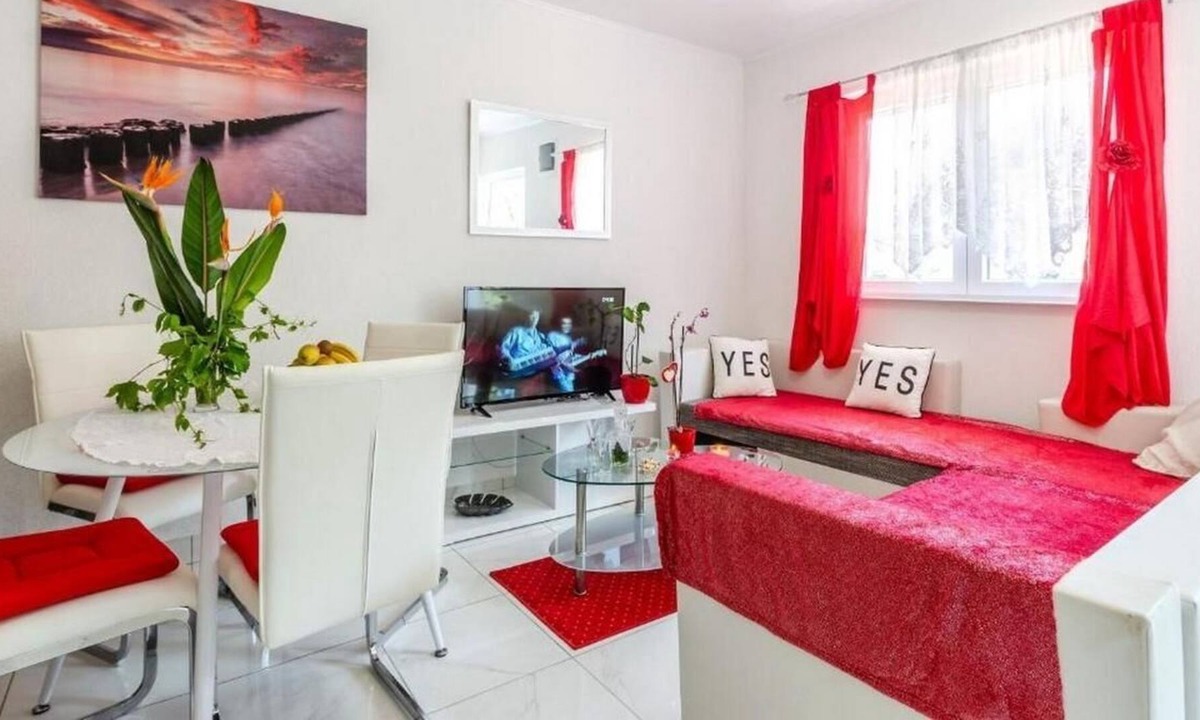 Babina Apartment | Two bedroom apartment with balcony and sea view Cove Babina, Korčula (A-19712-a)