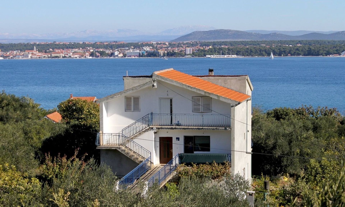 Tkon Apartment | Two bedroom apartment with terrace and sea view Tkon, Pašman (A-9713-a)