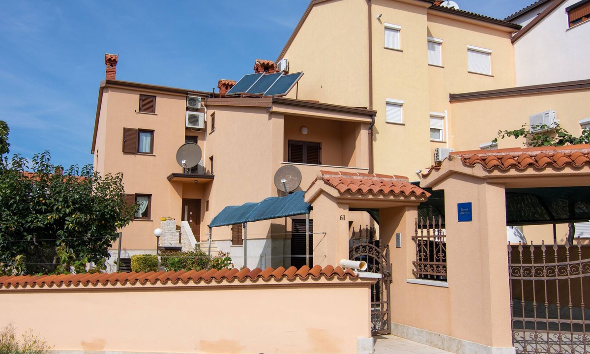 Stinjan Apartment | Two bedroom apartment with terrace Štinjan, Pula (A-7368-a)
